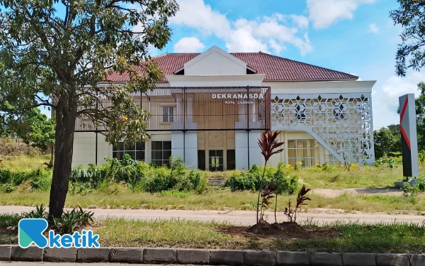 Thumbnail Berita - Aset Pemkot Cilegon Mangkrak! Sejumlah Gedung Baru Berusia Satu Tahun Dibiarkan Tak Terawat