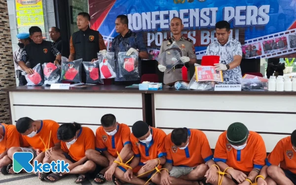 Thumbnail Berita - Polres Batu Ciduk 5 Tersangka Pengeroyokan di Hotel ‎