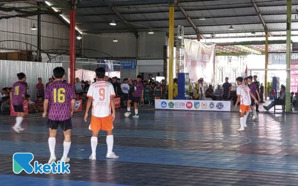 Thumbnail Berita - Digelar Perdana, Ajang Futsal Bupati Kediri Cup 2025 Sedot Antusiasme Pelajar