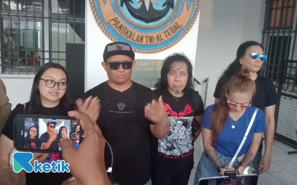 Thumbnail Berita - Band Gene Rock Lawang Pitu Menggebrak Kota Tegal dengan Konser Intim Kolaborasi ‎