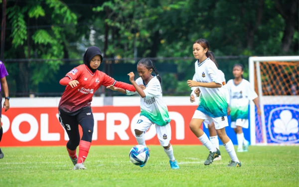 Thumbnail Berita - Hasil Pertandingan Sepak Bola Putri U-15, Srikandi Mojopahit Libas Star Generation 4-0