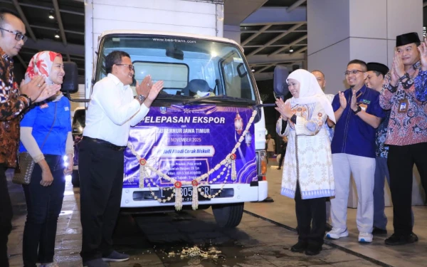 Thumbnail Berita - Gubernur Khofifah Melepas Ekspor Produk Halal Industry Di East Java Halal Industry Festival 2025