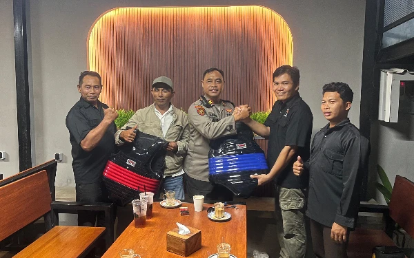 Thumbnail Berita - Ngopi Bareng IPSI, Kapolsek Brondong di Lamongan Dorong Sinergi Kamtibmas