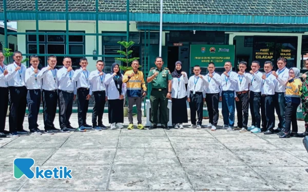 Thumbnail Berita - Danramil Cilacap Beri Pembinaan ke Siswa BMC Sebelum Diberangkatkan Bekerja Tambang