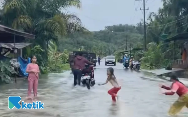 Thumbnail Berita - Banjir Aceh Singkil: Tujuh Kecamatan Terdampak, Jalan Nasional Terputus!