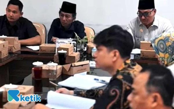 Thumbnail Demi Kepastian Hukum dan Kualitas Hunian, Komisi III DPRD Kabupaten Blitar Matangkan Ranperda Perumahan dan Permukiman