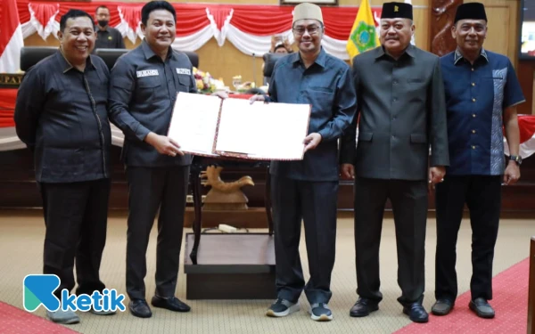 Thumbnail Berita - APBD Sidoarjo 2026 Capai Rp 5,716 Triliun, Bupati dan DPRD Maksimalkan Pembangunan