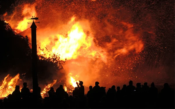 Thumbnail Berita - Kebakaran Hebat di Hongkong: Petugas Damkar Gugur, Ratusan Warga Dievakuasi
