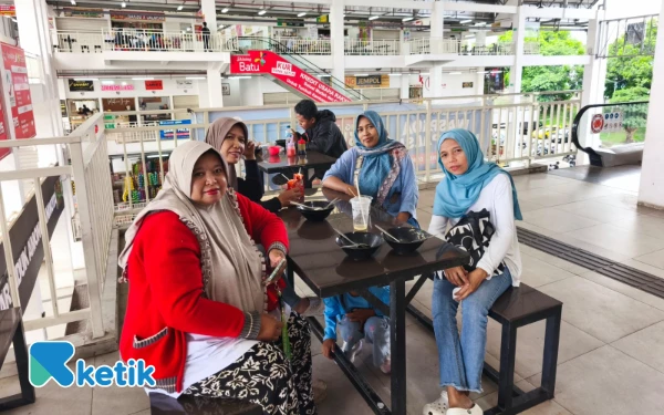 Thumbnail Berita - ‎Pasar Induk Among Tani Kebanjiran Penumpang Bus Trans Jatim   ‎