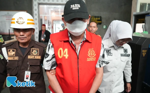 Thumbnail Berita - Sempat Mangkir, Dasril Akhirnya Ditahan! Tersangka Kasus KUR Mikro Bank Sumsel Babel