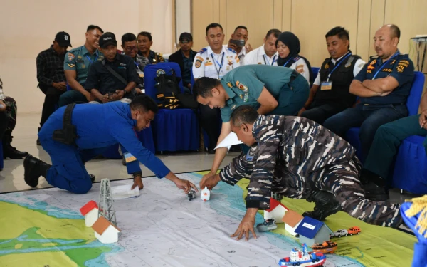 Thumbnail Berita - Lanal Banyuwangi Gelar Latihan TFG untuk Perkuat Pengamanan Kabel Laut Jawa–Bali