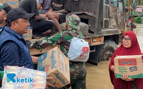 Thumbnail Berita - Wakil Ketua DPRK Nagan Raya Salurkan Bantuan untuk Korban Banjir Bandang Krueng Tripa