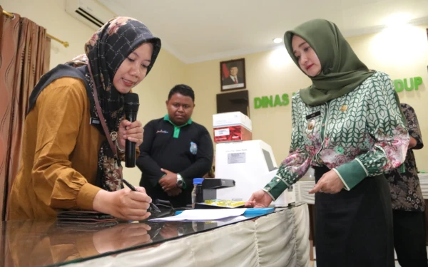 Thumbnail Berita - DLH Kota Tegal Kini Lebih Gesit! Alat Uji Mikrobiologi Baru Penuhi Standar KLHK