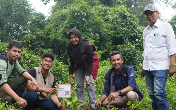 Thumbnail Berita - Binaya Foundation Ajak Gen-Z Malang Tanam Pohon Langka Serentak se-Indonesia