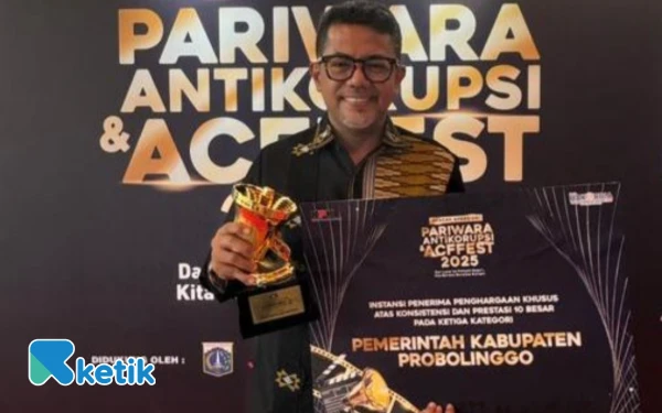 Thumbnail Berita - Bupati Probolinggo Terima Penghargaan Antikorupsi dari KPK RI