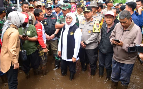 Thumbnail Berita - Tabur 9 Ton Bahan Semai, Genjot Operasi Modifikasi Cuaca Atasi Dampak Erupsi Semeru
