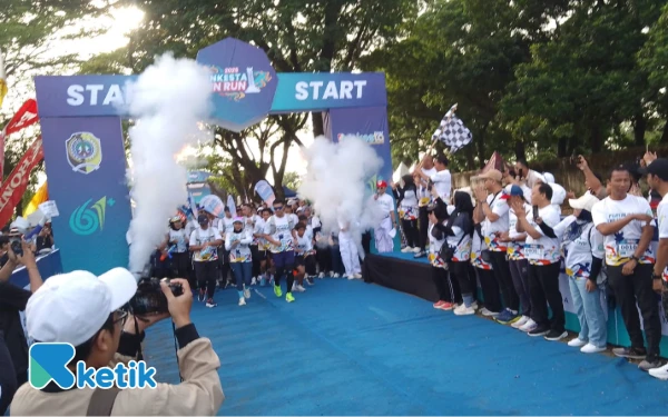 Thumbnail Berita - 1.100 Peserta Banjiri Fun Run HKN Tulungagung, Bupati: Jangan Mager, Jadilah Pelopor Pola Hidup Bugar!