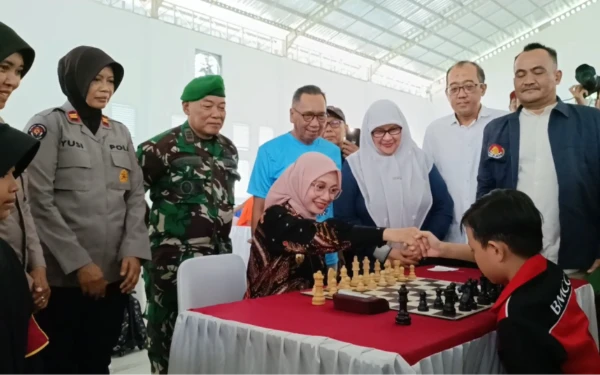 Thumbnail Berita - Mbak Wali Kediri Apresiasi Turnamen Catur Terbuka PWI CUP V
