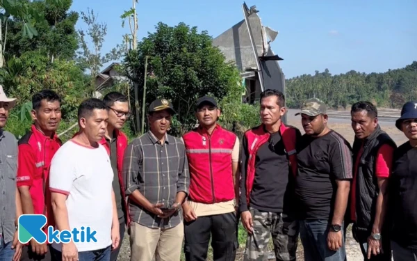 Thumbnail Berita - 56 Rumah Warga Hanyut, Jamaluddin Idham Tinjau Dampak Banjir Bale Panah Bireuen