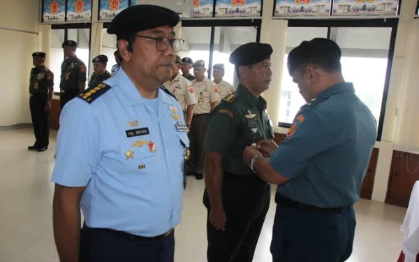 Thumbnail Berita - Profil Laksda (Purn) Ian Heriyawan, Purnawirawan TNI yang Dilantik sebagai Dirjen Pelayanan Haji