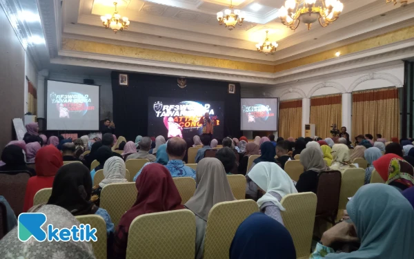 Thumbnail Berita - Sosialisasi Produk Ajaib untuk Kecantikan dan Kesehatan, Presiden RF3 World Hadir di Malang