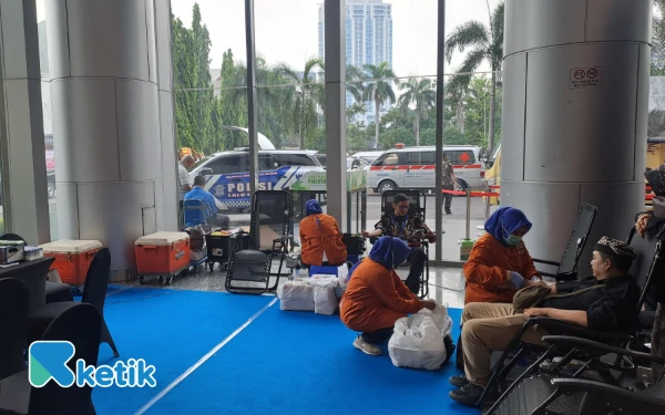 Thumbnail Berita - Guru dan Dokter Bersatu, Stan Donor Darah Jadi Simbol Kepedulian di Grand City Surabaya