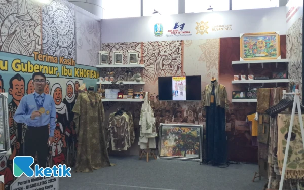 Thumbnail Berita - Kreativitas Anak Disabilitas Hiasi Acara Hari Guru Nasional di Grand City Mall Surabaya