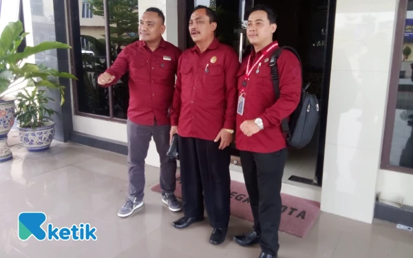 Thumbnail Berita - Kuasa Hukum Sekda Tegal Desak Percepatan Penanganan Kasus Pencemaran Nama Baik JP