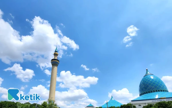 Thumbnail Berita - BMKG: Cuaca Kota Padang 3 Desember 2025 Cerah Berawan, Sejumlah Kota Lain Diprakirakan Hujan Ringan