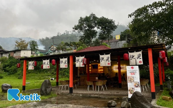 Thumbnail Ada Mizumi Cafe yang membuat berasa ngopi di Jepang. (Foto: Lutfia/Ketik.com)