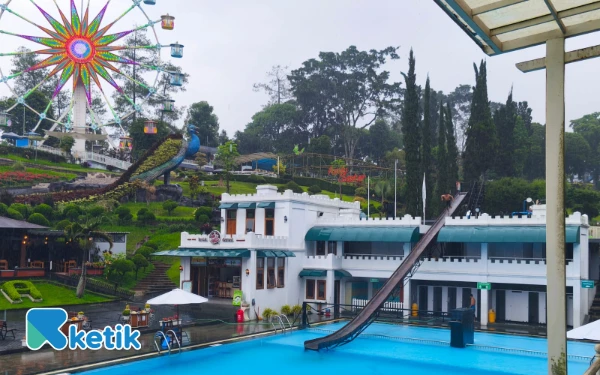 Thumbnail Berita - Sensasi Meluncur di Papan Seluncur Usia Hampir 1 Abad di Selecta Kota Batu, Berani Coba?