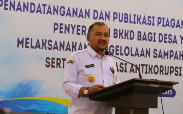 Thumbnail Berita - Pemkab Pemalang Perkuat Integritas, Inspektorat Gelar Sosialisasi Anti Korupsi dan Serahkan BKKD