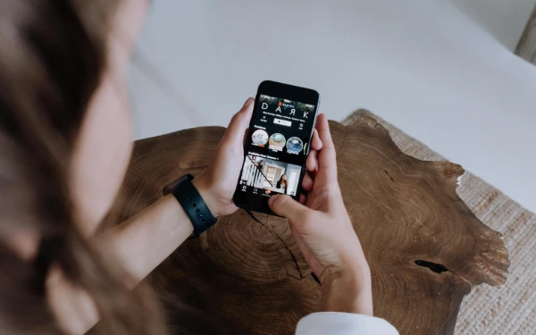 Thumbnail Berita - Meta Mulai Singkirkan Pengguna di Bawah 16 Tahun Jelang Larangan Besar Australia