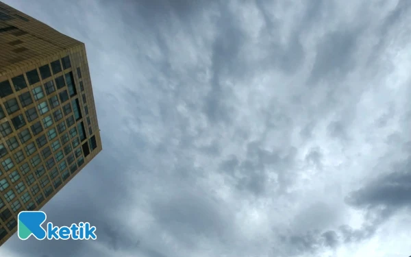 Thumbnail Berita - Kota Surabaya dan Probolinggo Diprakirakan Hujan Ringan 5 Desember 2025, Cek Info Cuaca Jawa Timur