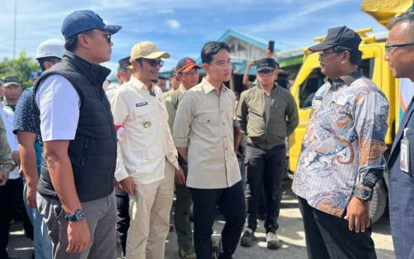 Thumbnail Berita - Wapres Gibran Tinjau Banjir Aceh Singkil, BNPB Pastikan Distribusi Logistik Maksimal