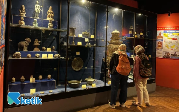 Thumbnail Benda-benda peninggalan sejarah di Jatim Park 1 Kota Batu. (Foto: Aliyah/Ketik.com)