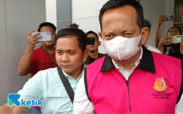 Thumbnail Berita - Kejari Palembang Bongkar Proyek Fiktif 2024, Mantan Kadis dan Direktur CV Resmi Tersangka