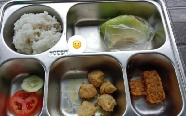 Thumbnail Berita - Kontroversi Dapur MBG di Tuban: Langgar Prosedur BGN hingga Berdiri Tanpa Izin Lingkungan!