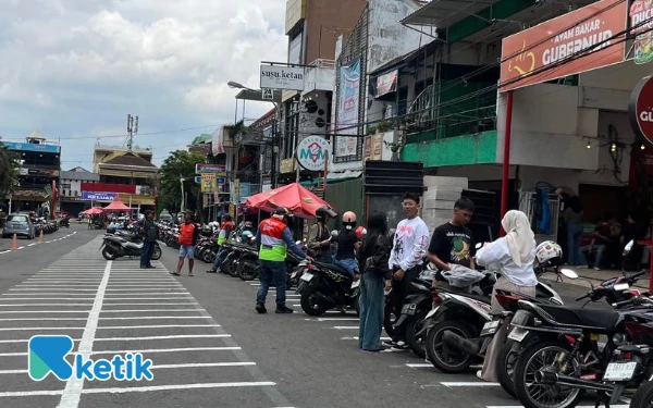 Thumbnail Berita - Jukir Alun-alun Kota Batu Tolak Gate Parkir, Merasa Disudutkan Isu Kebocoran PAD