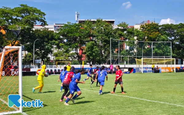 Thumbnail Berita - Kalahkan Srikandi Mojopahit 4-5, Arema FC Women Kokoh di Puncak Klasemen U-15