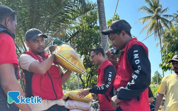 Thumbnail Berita - Jamaluddin Idham Drop Bantuan untuk Empat Kecamatan Terdampak Banjir Parah di Aceh Timur
