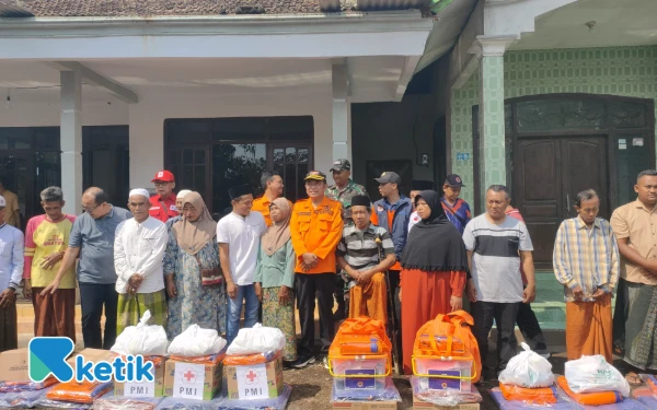 Thumbnail Berita - Puting Beliung Rusak Ratusan Rumah, Bupati Bondowoso Gerak Cepat Pastikan Bantuan Mengalir