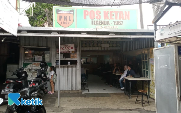 Thumbnail Berita - Wajib Coba! 3 Warung Ketan Susu Legendaris di Alun-alun Kota Batu, Nikmatnya Bikin Ketagihan