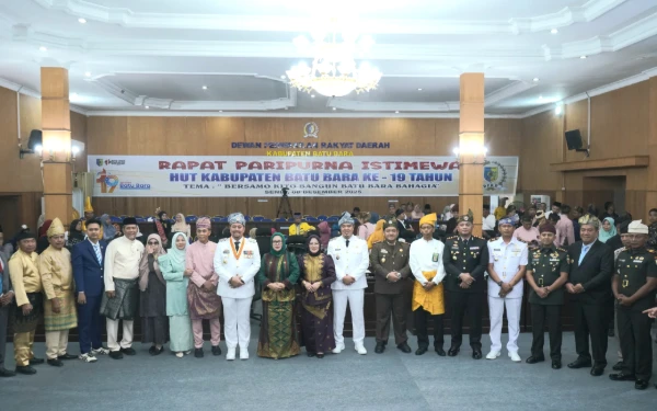 Thumbnail Berita - Bupati Asahan Hadiri Rapat Paripurna Istimewa HUT Kabupaten Batubara ke-19 Tahun