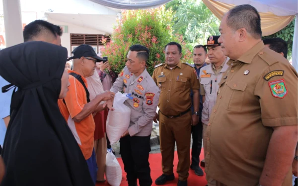 Thumbnail Berita - Banjir Asahan: Jangan Panik! Bantuan Pangan Siap, Bupati Ajak Jaga Lingkungan