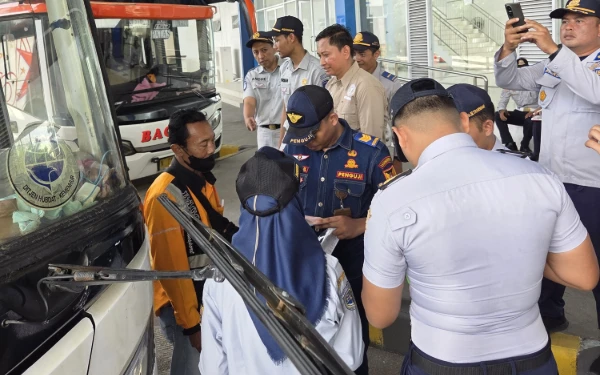 Thumbnail Berita - Pemkot Kediri Periksa Kelayakan Operasional Angkutan Umum Jelang Libur Nataru