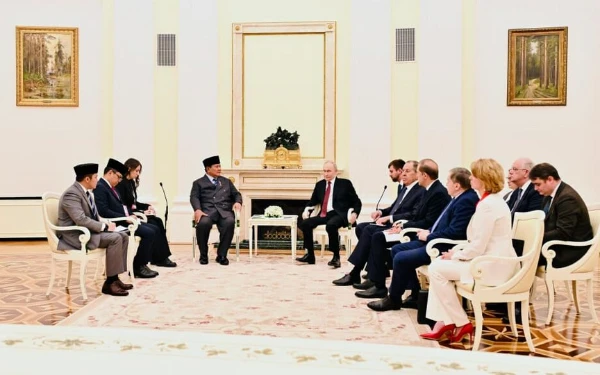 Thumbnail Berita - Undang Presiden Putin ke Indonesia, Prabowo: Jangan ke India Saja