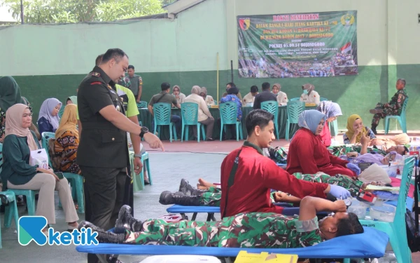 Thumbnail Berita - Peringati Hari Juang TNI AD, Kodim Bojonegoro Gelar Donor Darah dan Layanan Kesehatan Gratis