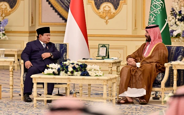 Thumbnail Berita - Prabowo dan Putra Mahkota Arab Saudi Bahas Bantuan Bencana hingga Proyek Haji dalam Telepon Hangat
