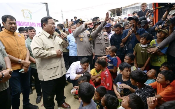 Thumbnail Berita - Di Hadapan Pengungsi, Presiden Prabowo Janji Pemerintah Percepat Pemulihan Aceh Tamiang